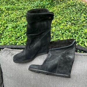 ▶️ UGG ◀️ Australia Kyra Genuine Shearling Wedge